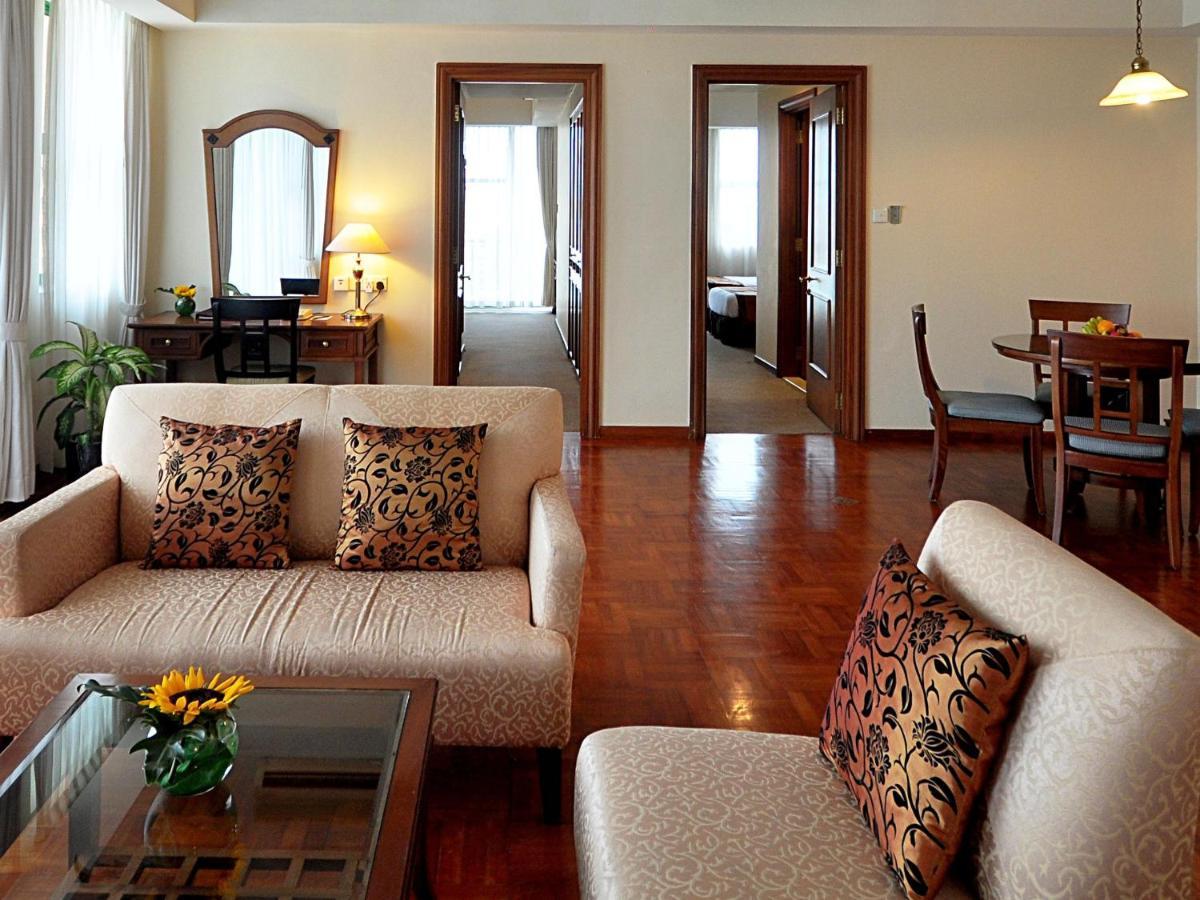Himawari Hotel Apartments Phnom Penh Esterno foto