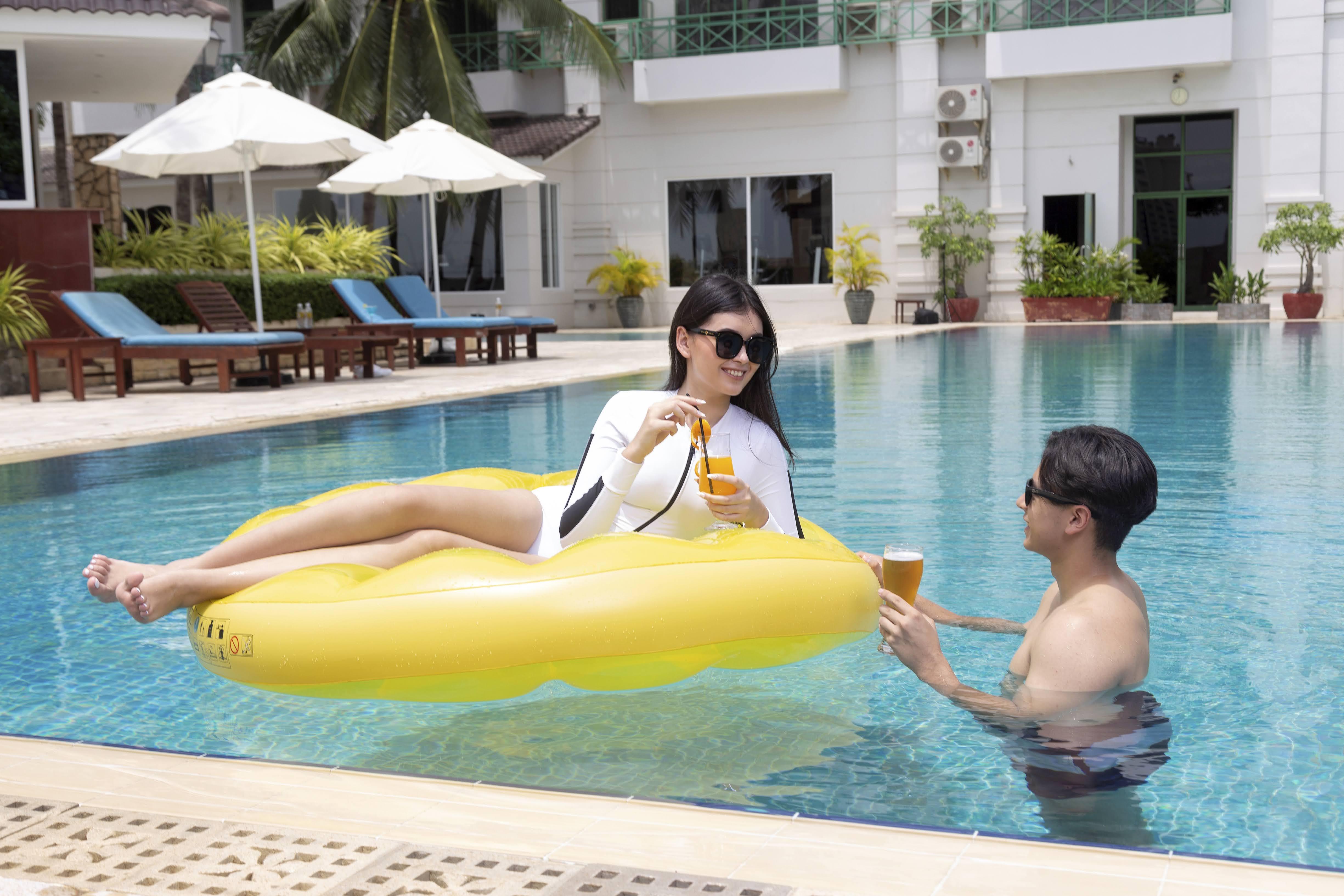 Himawari Hotel Apartments Phnom Penh Esterno foto