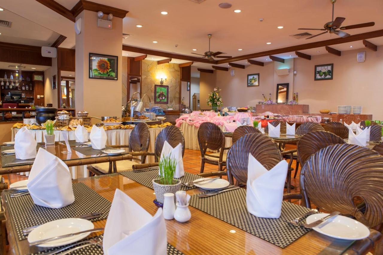 Himawari Hotel Apartments Phnom Penh Esterno foto